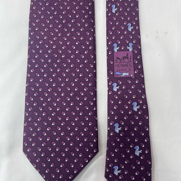 Hermès 100%Silk Men’s Tie Purple with Acorn and Squirrel Pattern - Picture 2 of 5